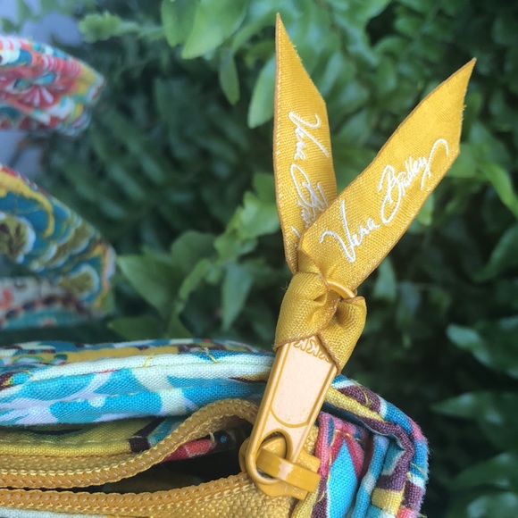 Retired Vera Bradley Provencial Hand Bag - Picture 6 of 7